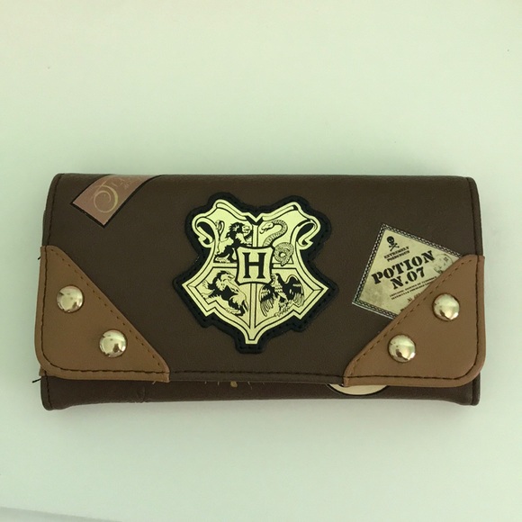 Universal Handbags - Harry Potter Trunk Flap wallet
